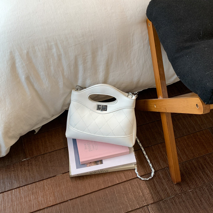Damen modische Handtasche mit strukturiertem Design und süßem Bärchenanhänger Nord Taschen