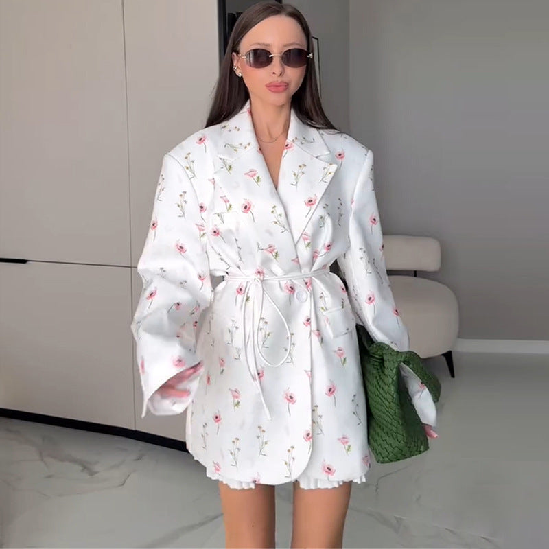 Damen taillierter Blazer mit floralem Alloverprint, Bindegürtel und Pattentaschen Nord Taschen