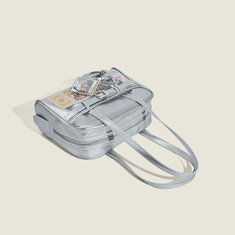 Damen modische Schultertasche mit schimmerndem Metallic-Finish und kreativen Applikationen Nord Taschen