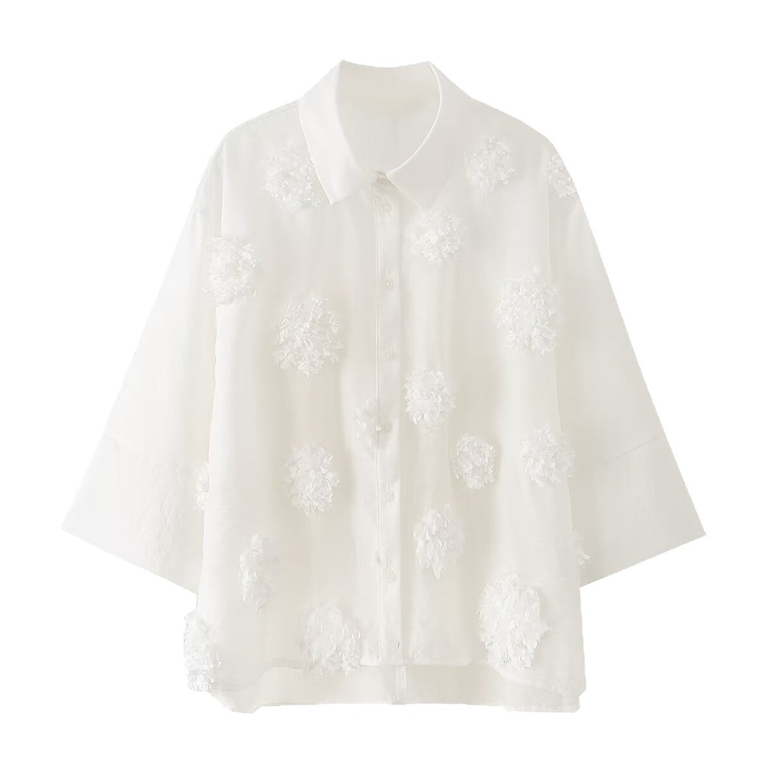 Damen Transparente Oversize‑Bluse mit 3D‑Blütenapplikationen und Hemdkragen Nord Taschen