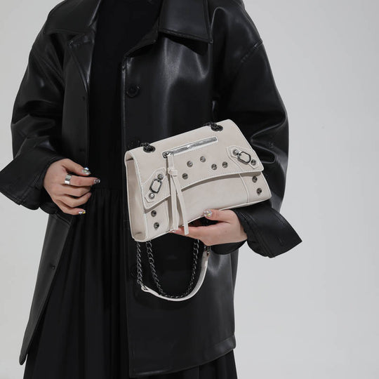 Damen Umhängetasche mit modischen Kettenakzenten und ausgefallenem Design Nord Taschen