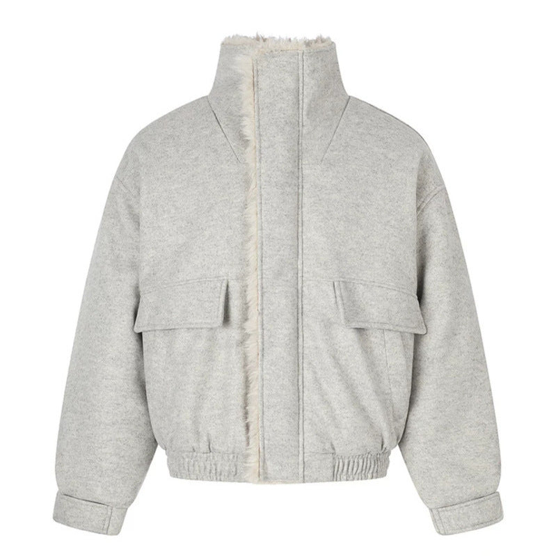 Damen Kurz geschnittene wattierte Blousonjacke mit Kunstfellfutter, Stehkragen und aufgesetzten Pattentaschen Nord Taschen