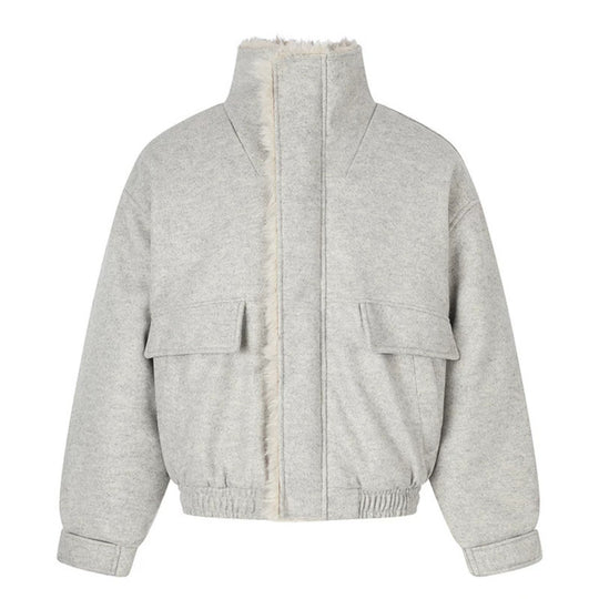 Damen Kurz geschnittene wattierte Blousonjacke mit Kunstfellfutter, Stehkragen und aufgesetzten Pattentaschen Nord Taschen