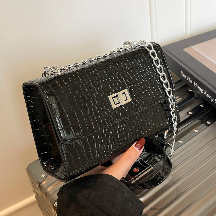 Damen Clutch-Tasche aus hochwertigem Kunstleder mit elegantem Kroko-Muster Nord Taschen
