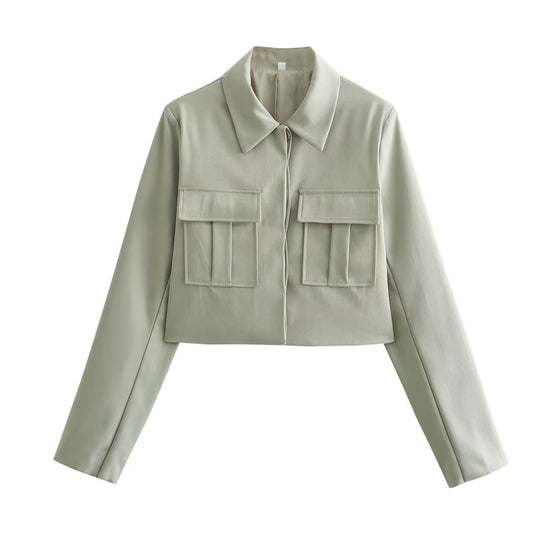 Damen Kurz geschnittene Kunstlederjacke im Fieldstil mit Hemdkragen und doppelten Pattentaschen Nord Taschen