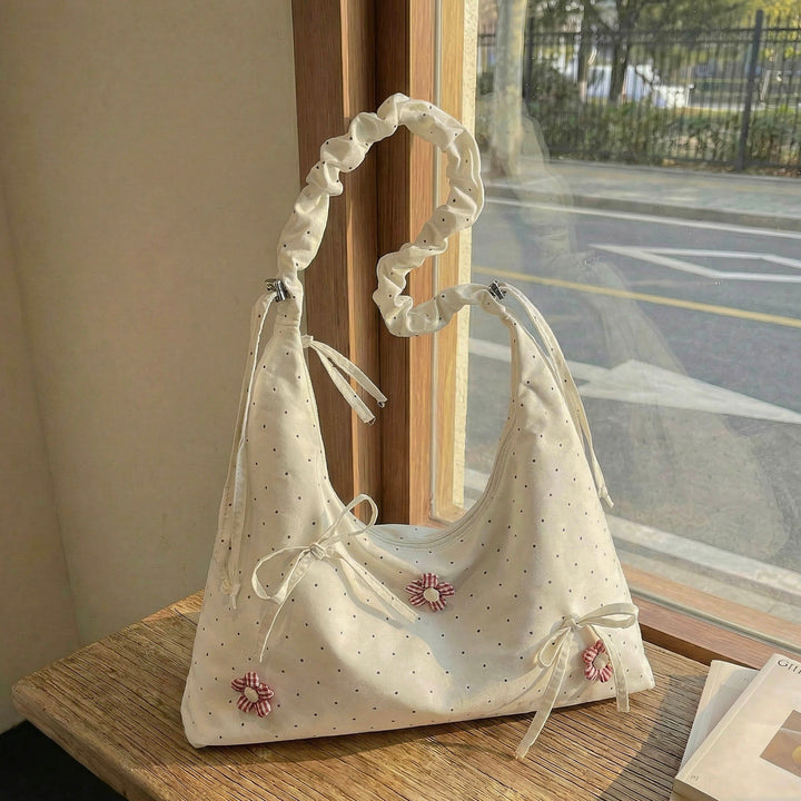 Damen Hobo-Tasche mit verspielten Blumenapplikationen und gerafftem Design Nord Taschen