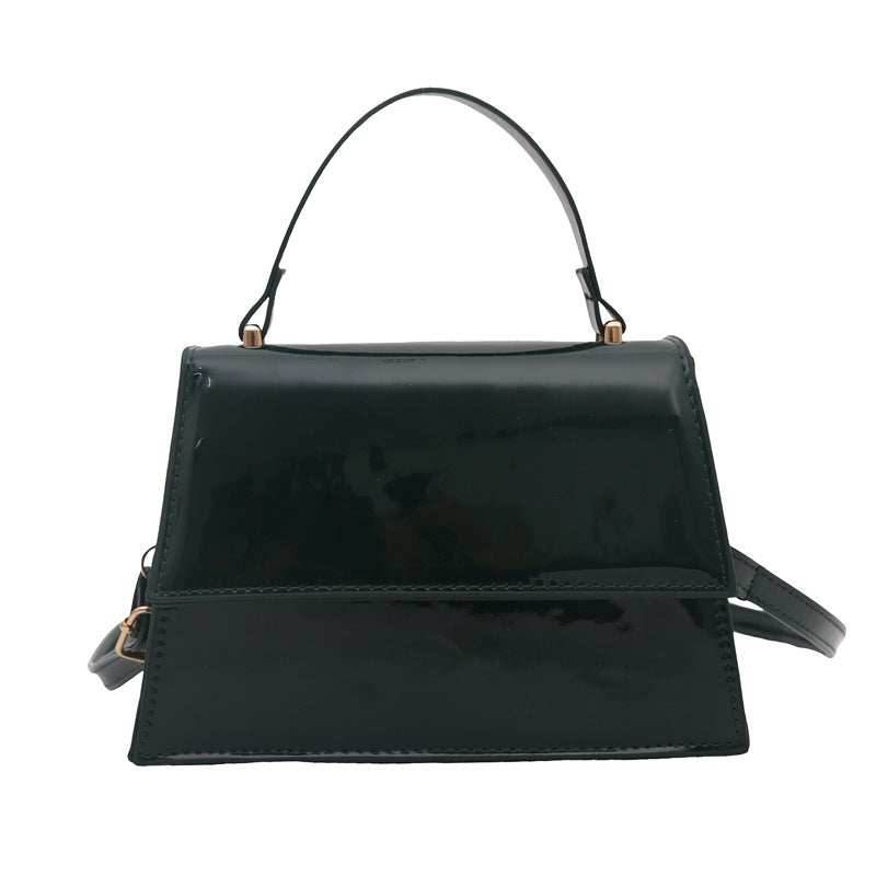 Damen stilvolle Lackleder Handtasche mit elegantem Klappverschluss Nord Taschen