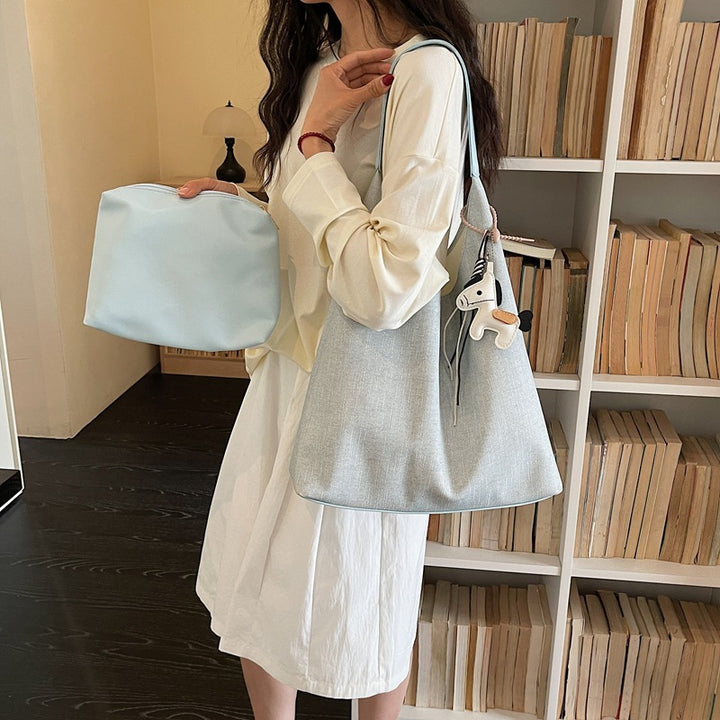 Damen lässige Stofftasche mit verspieltem Anhänger Nord Taschen