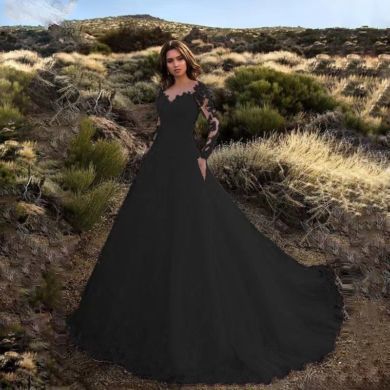 Elegantes Damen Hochzeitskleid mit Spitzenverarbeitung & voluminösem Rock für Hochzeit | Nord Taschen