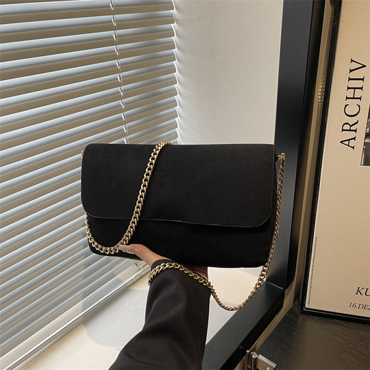 Damen Clutch Tasche mit edlem Kettenakzent Nord Taschen