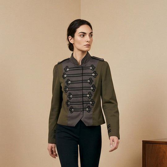 Damen Kurz geschnittener militärinspirierter Blouson mit Zierkordeln Nord Taschen