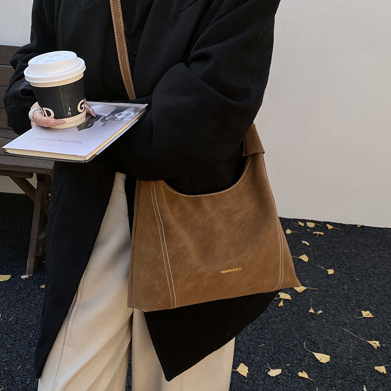 Damen schicke Hobo-Tasche aus weichem Wildleder mit dekorativen Nähten Nord Taschen