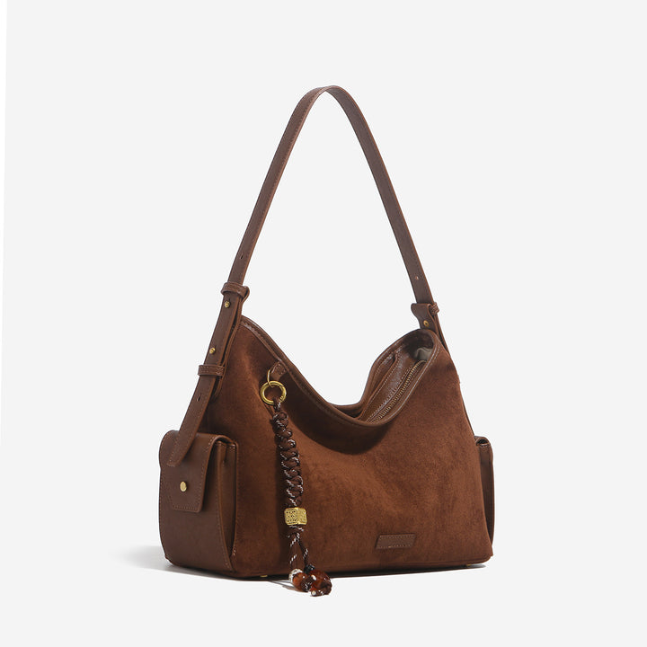 Damen Hobo-Tasche aus hochwertigem Wildleder mit elegantem Kettenanhänger Nord Taschen