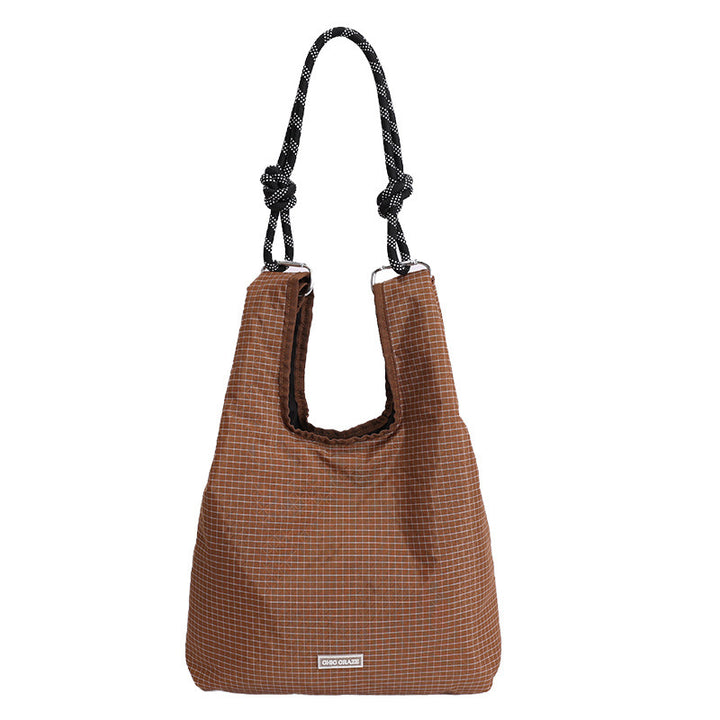 Damen geflochtene Hobo-Tasche mit strukturiertem Design und komfortablem Schultertragegurt Nord Taschen