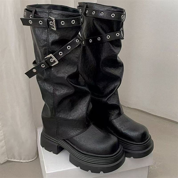 Damen Plateau-Stiefel mit modischem Schnallenverschluss und eleganter Faltenoptik