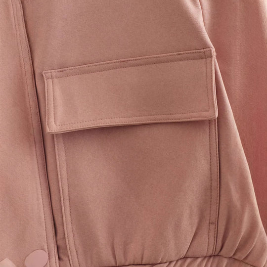 Damen Kurze Utility-Jacke mit Stehkragen, aufgesetzten Pattentaschen und Gummizugbund Nord Taschen