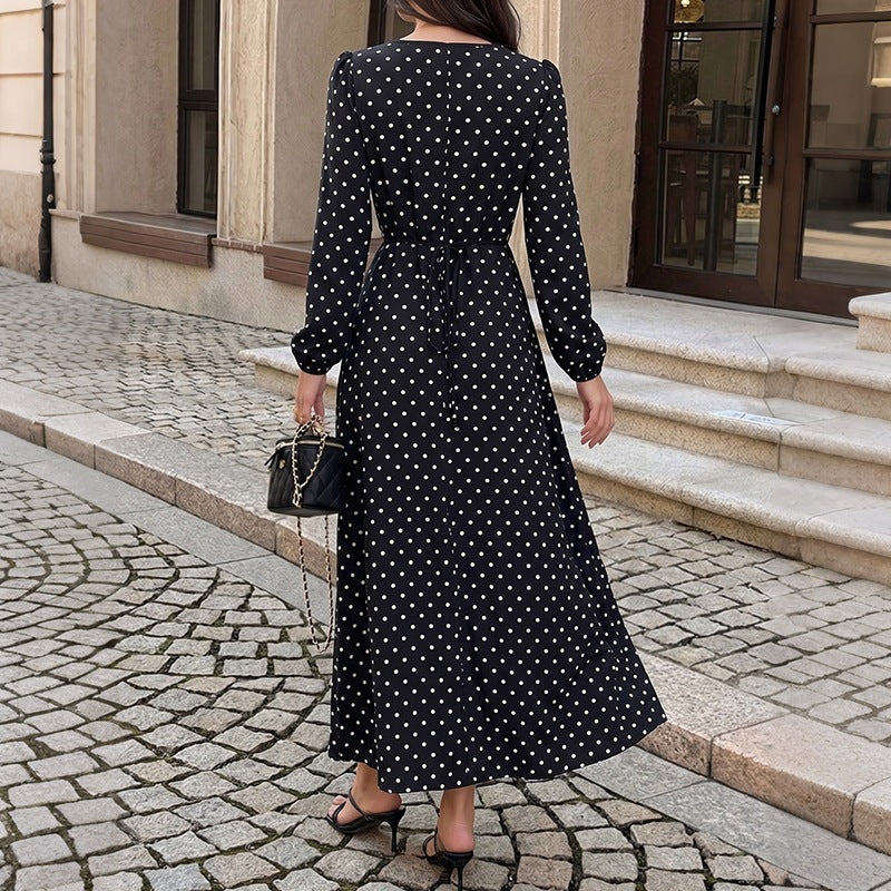 Damen Polka‑Dot Maxikleid mit Spitzen‑V-Ausschnitt, Empire‑Taillenlinie und langem Fließrock Nord Taschen