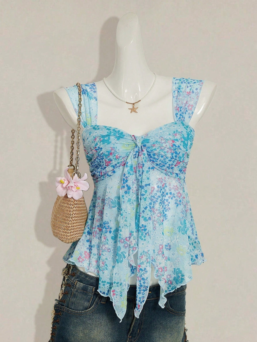 Damen charmante Bluse mit auffälligem V-Ausschnitt und verspieltem Design