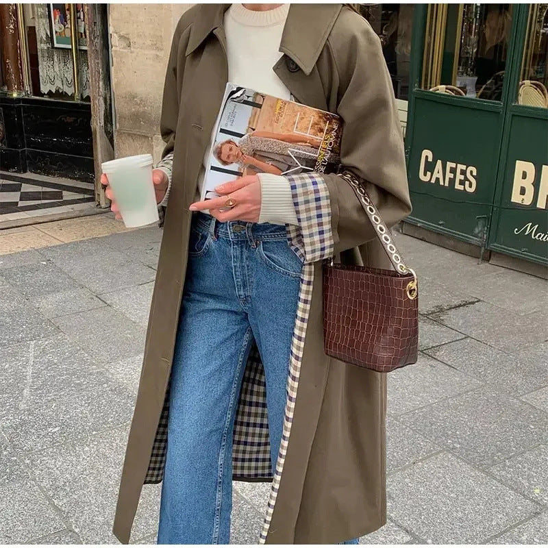 Damen 400+ lang geschnittener Trenchcoat mit Raglanärmeln und verdeckter Knopfleiste Nord Taschen