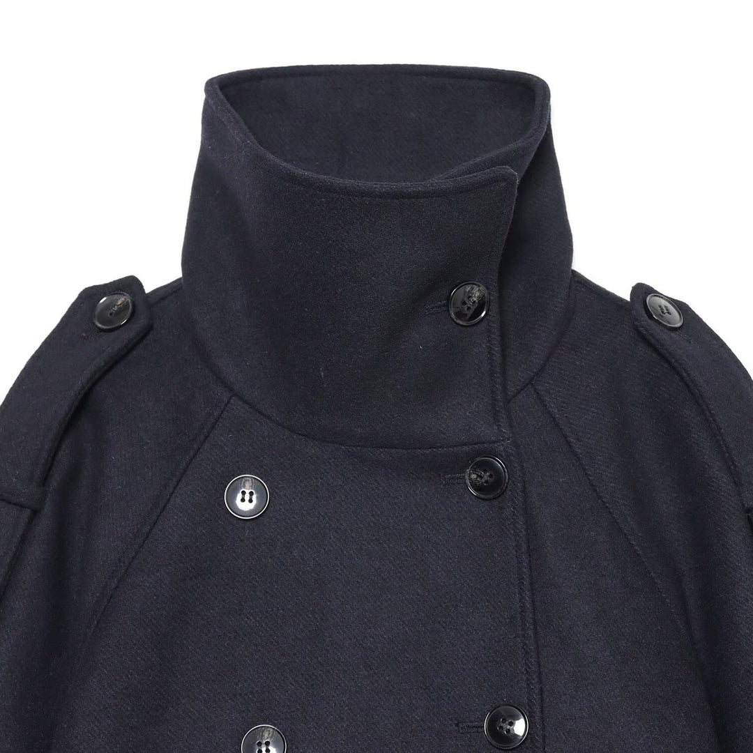 Damen Kurzer Doppelreihiger Cape‑Mantel mit hohem Stehkragen und Epauletten Nord Taschen
