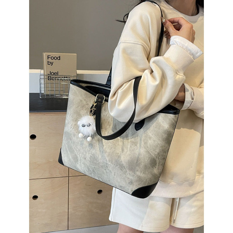 Damen elegante und geräumige Handtasche mit pflegeleichter Oberfläche Nord Taschen
