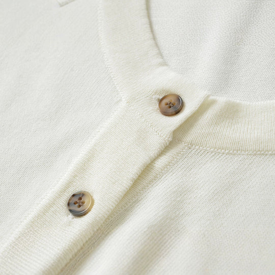 Damen Feiner Kurzcardigan mit Rundhals, Knopfleiste und taillierendem Bündchen Nord Taschen