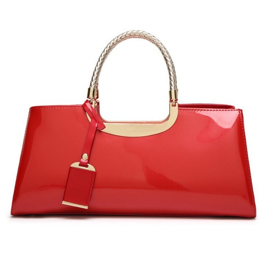 Damen elegante Schultertasche aus hochwertigem Kunstleder mit glänzendem Finish Nord Taschen