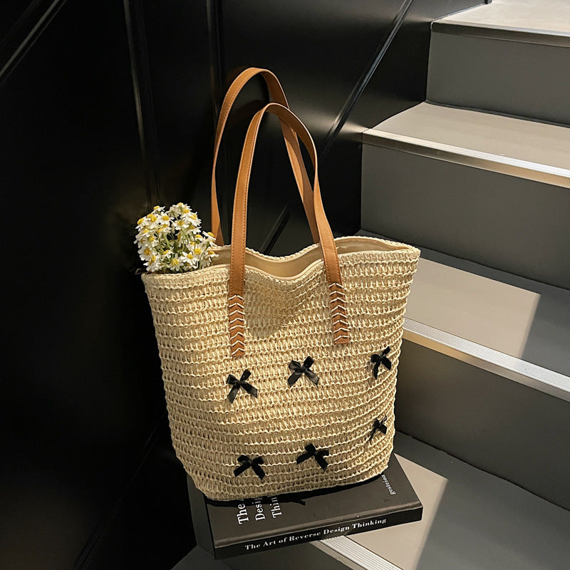 Damen Strohtasche mit verspielten Schleifenakzenten Nord Taschen