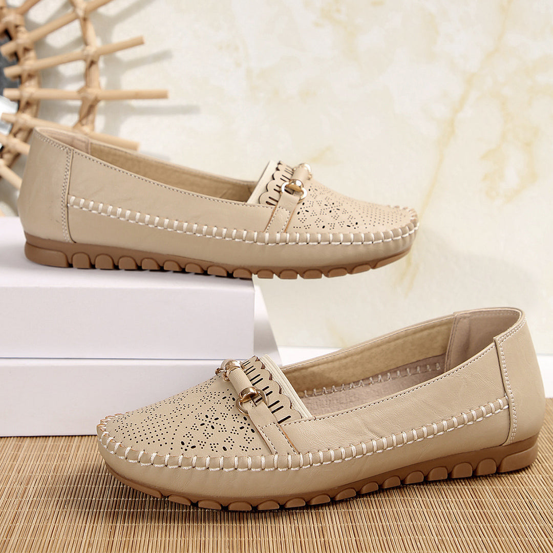 Damen  perforierte Mokassin-Loafer mit gepolstertem Komfortfußbett und dekorativem Metalldetail Nord Taschen