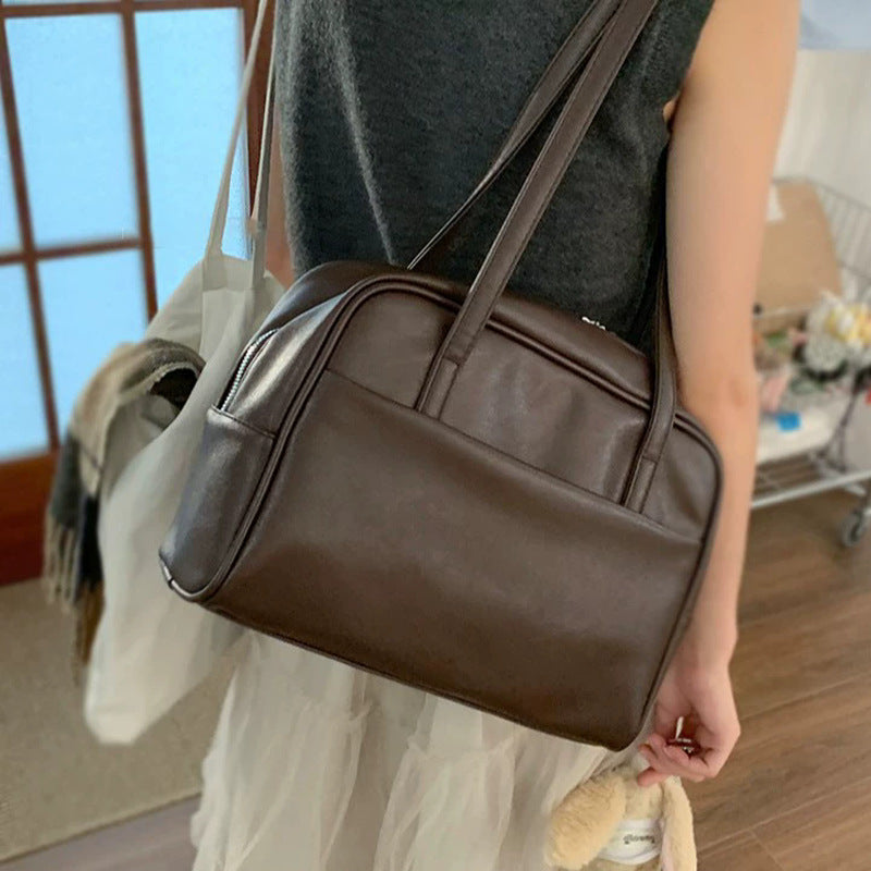 Damen Schultertasche mit eleganter Struktur und praktischem Innenlayout Nord Taschen