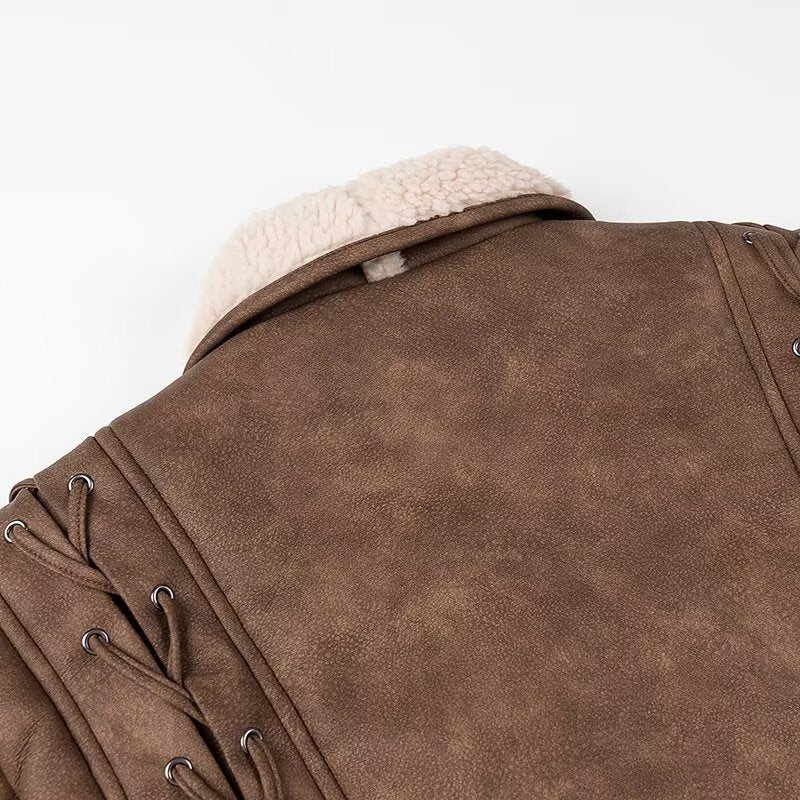 Damen Kurzjacke im Aviator‑Look mit Sherpa‑Futter, Bindegürtel und Schulter‑Schnürung Nord Taschen