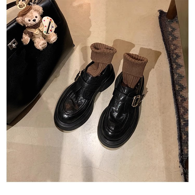 Damen Chunky-Loafer mit markanter Plateausohle und dekorativem Schnallenriemen Nord Taschen