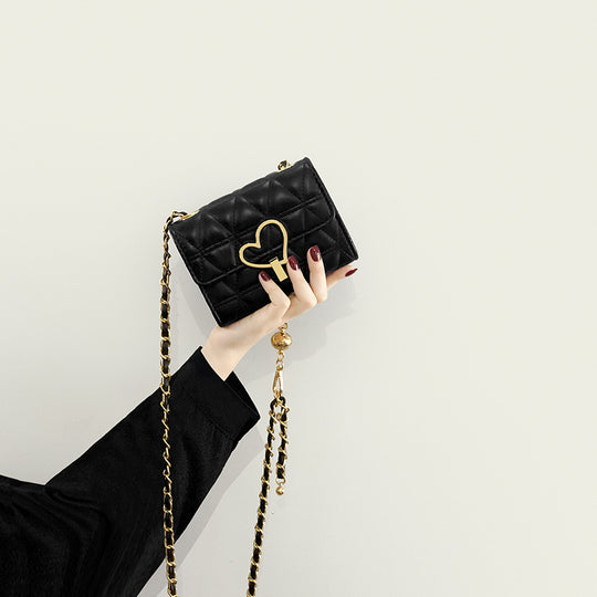 Damen Clutch mit elegantem Herzen-Design und luxuriösem Kettenriemen Nord Taschen