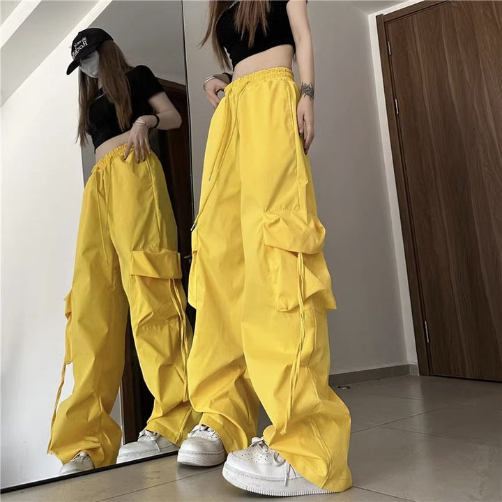 Damen Cargo-Hose im urbanen Stil mit weitem Schnitt und praktischen Seitentaschen