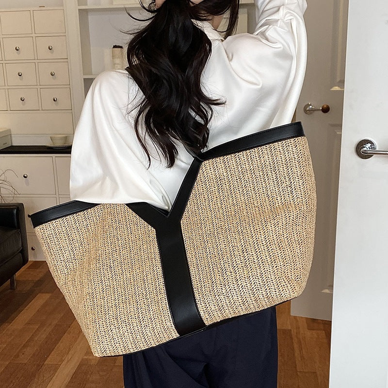 Damen elegante Strandtasche mit einzigartigem geflochtenem Design und robusten Lederakzenten Nord Taschen