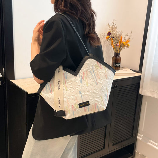 Damen Handtasche mit einzigartigem grafischem Design Nord Taschen