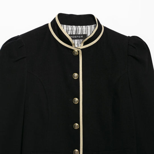 Damen Cropped Kurzblazer mit Stehkragen, Zierpaspel und Medaillonknöpfen Nord Taschen