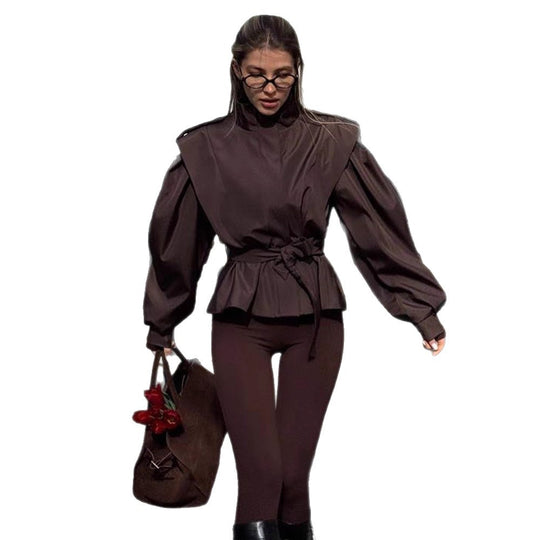 Damen Taillierte Peplumjacke mit Bindegürtel und voluminösen Ärmeln Nord Taschen
