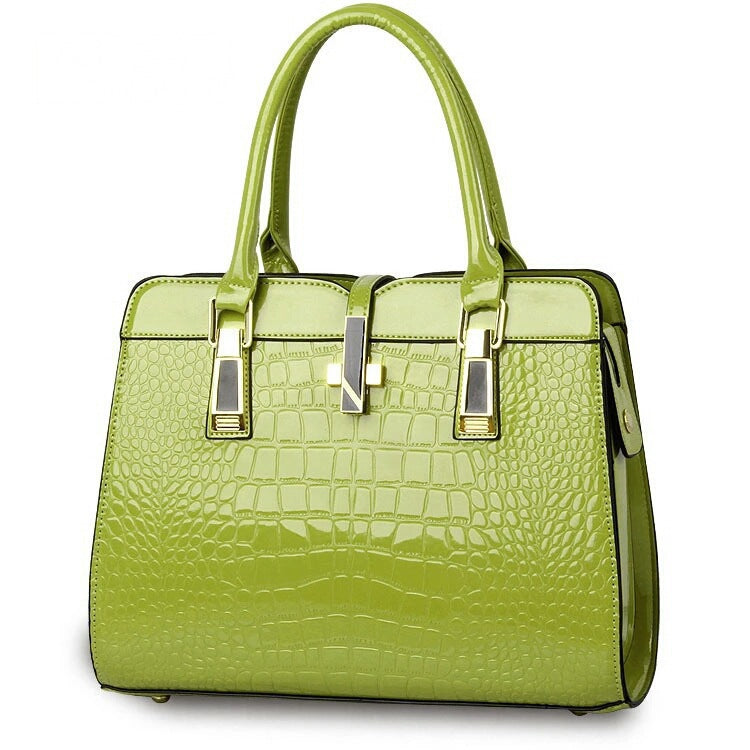 Damen Handtasche mit luxuriösem Krokodilleder-Look und goldenen Akzenten Nord Taschen