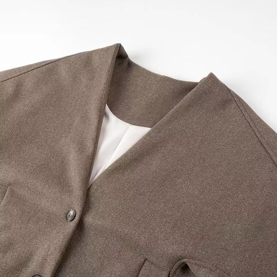 Damen Kurzjacke im Boxy‑Schnitt mit V‑Ausschnitt und Zwei‑Knopf‑Verschluss Nord Taschen