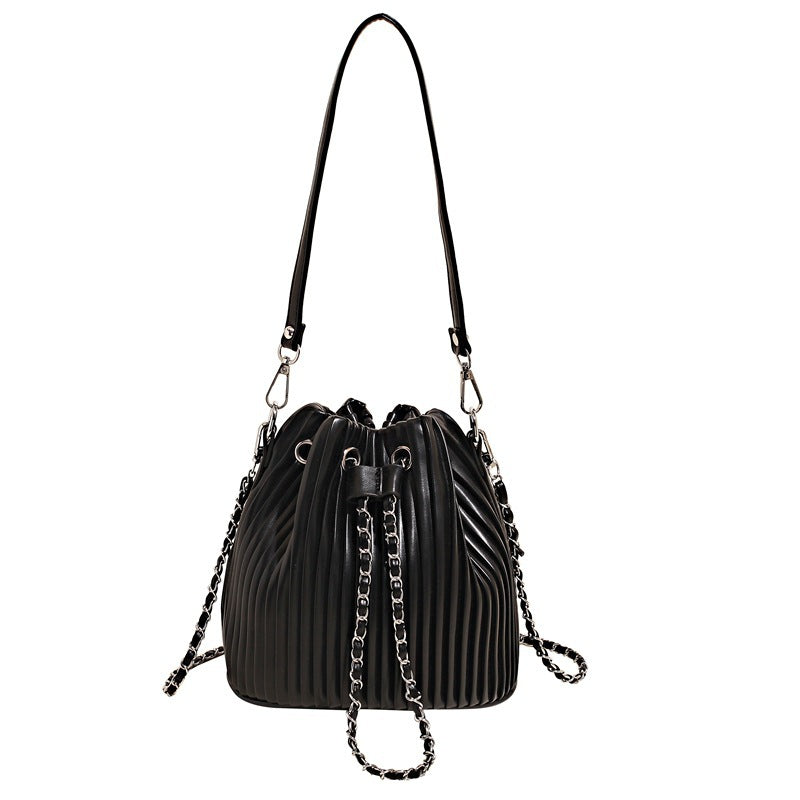 Damen Hobo-Tasche mit strukturiertem Falten-Design Nord Taschen