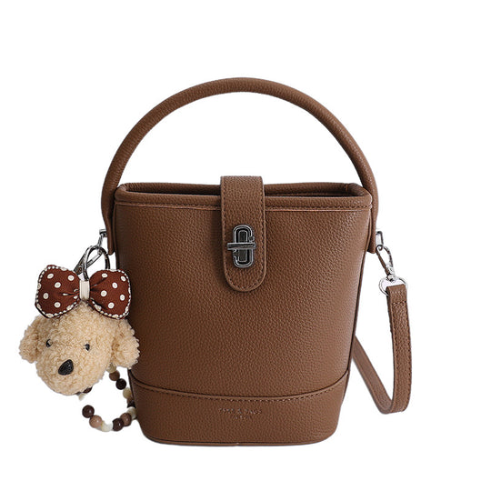 Damen Bucket Bag mit praktischem Tragegriff und abnehmbarem Anhänger Nord Taschen