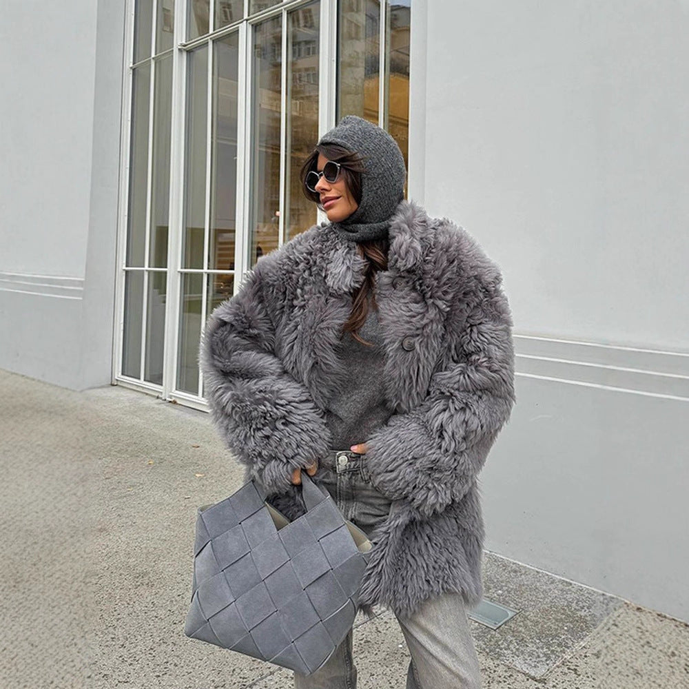Damen Kurzer Oversize Webpelz‑Mantel mit voluminöser Lockenstruktur und Knopfverschluss Nord Taschen
