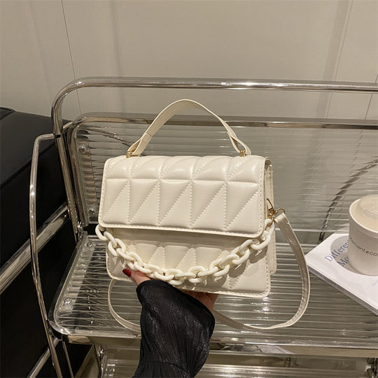 Damen elegante Umhängetasche mit strukturiertem Design und luxuriösem Kettenverschluss Nord Taschen