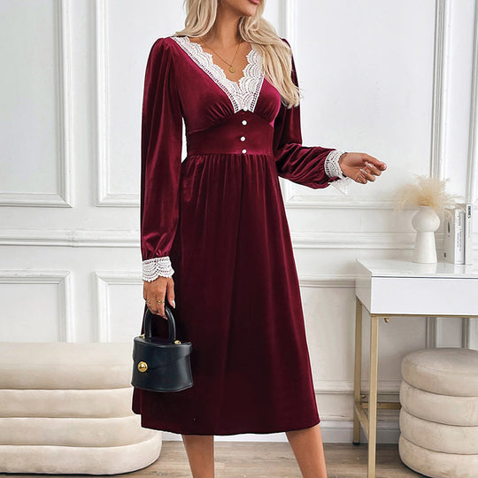 Damen Elegantes Samtkleid mit Spitzenakzenten und Knopfdetails Nord Taschen