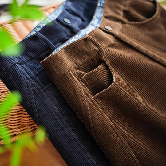 Damen Modische weit geschnittene Cordhose Nord Taschen