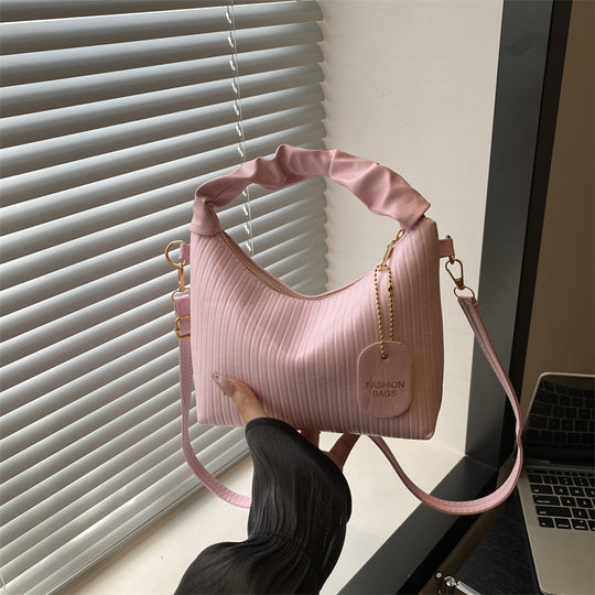Damen Schultertasche mit strukturiertem Design und weichem Tragegriff Nord Taschen