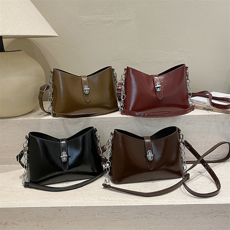 Damen elegante Handtasche mit stilvollem Kettenriemen Nord Taschen