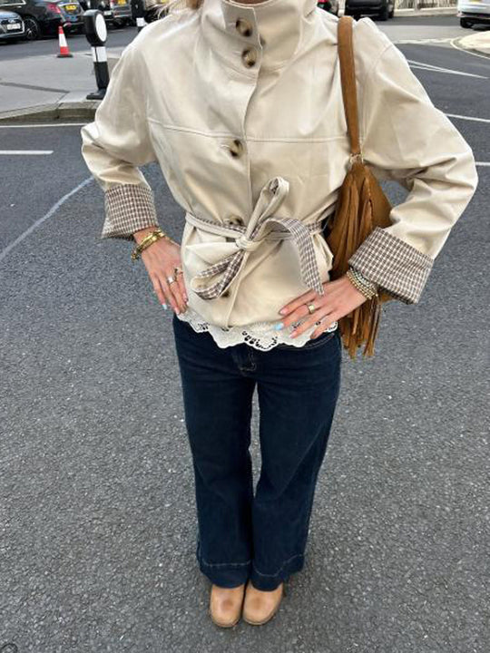 Damen Kurze taillierte Lederimitat-Jacke mit Stehkragen, Karo-Bündchen & Bindegürtel Nord Taschen