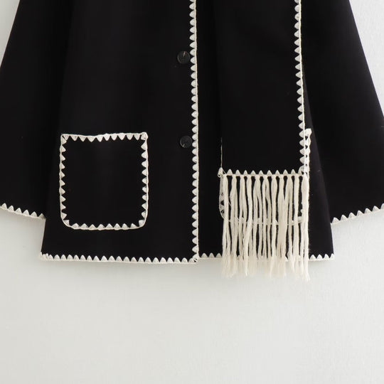 Damen Kurze Capejacke im Vintage-Stil mit übergroßem Schalkragen, kontrastierender Zierkante und Fransenbesatz Nord Taschen